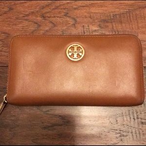 Tory Burch wallet